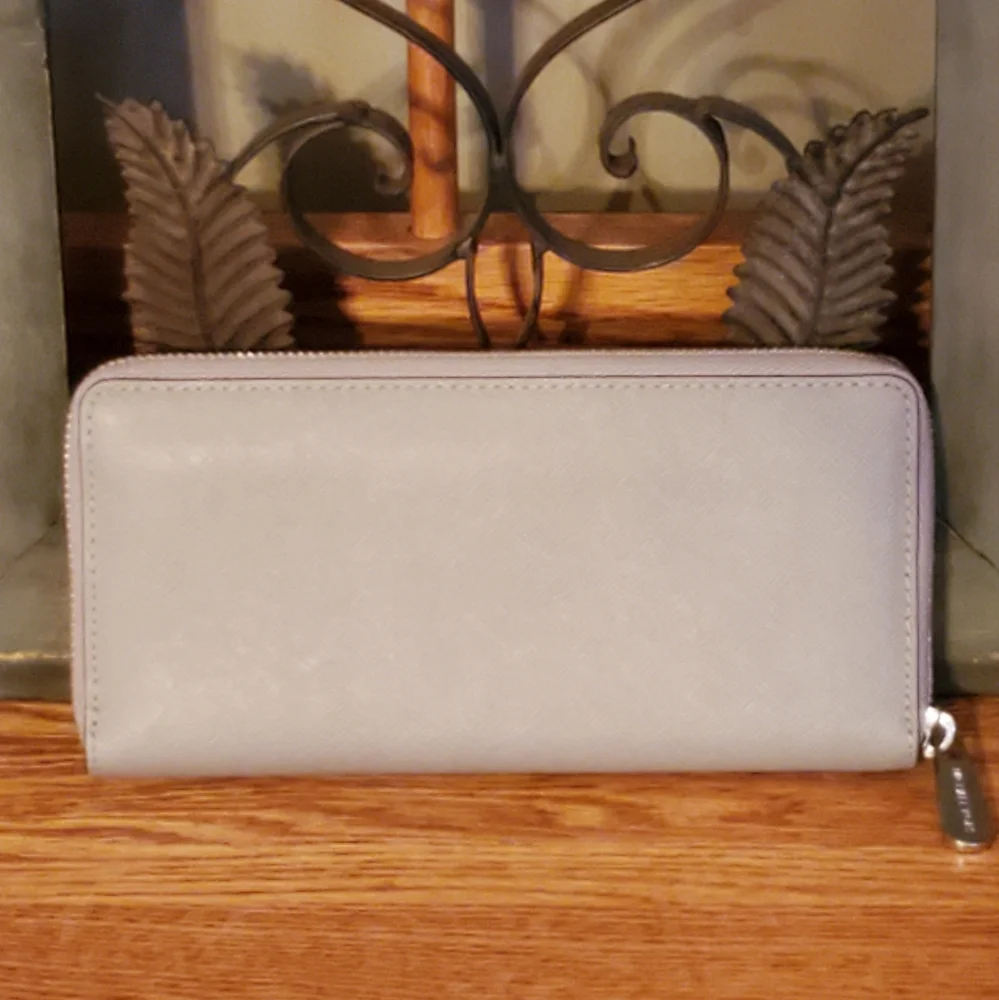 Michael Kors Grey Leather Jet Set Travel Continental Wallet